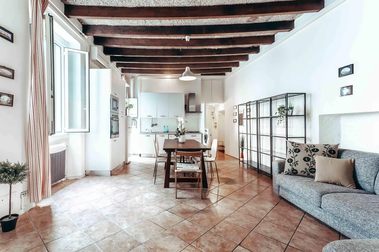 Apartment Joivy Fabulous Flat In Central Milan Italy